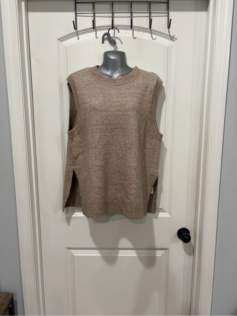 H&M Sleeveless Crewneck Knit Vest in Taupe Brown